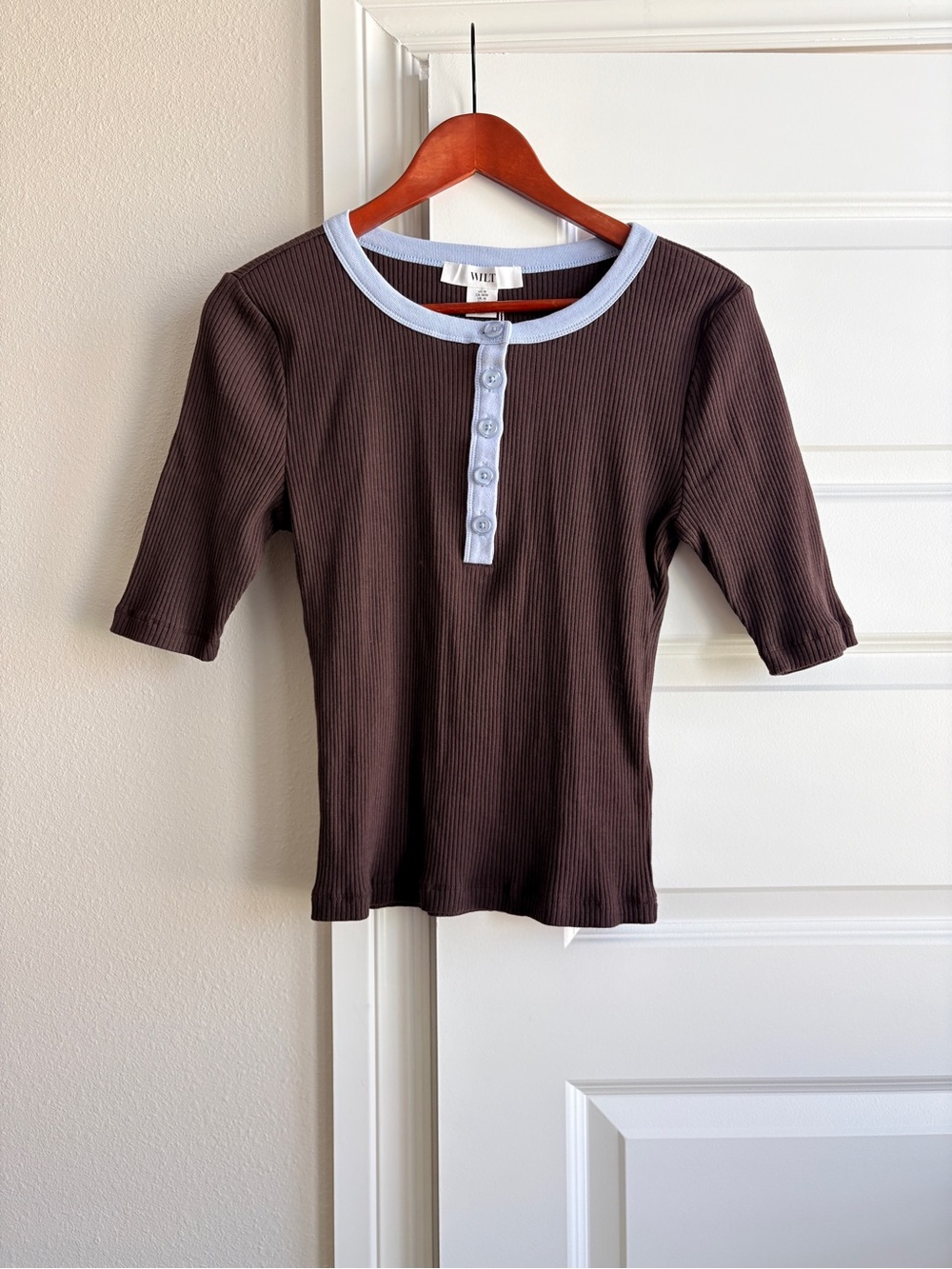 NWT WILT Ribbed Henley Top tee Brown Blue Contrast ribbed Trim Y2K Size M